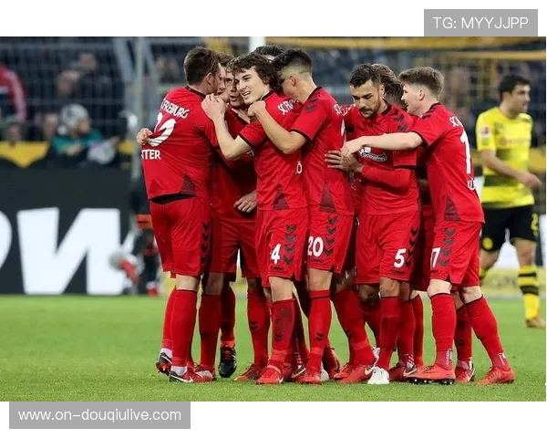 德甲中游集团混战，欧战名额竞争激烈